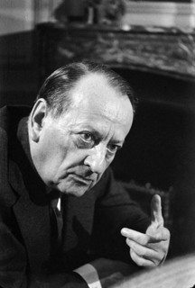 Malraux : « La vraie barbarie, c'est Dachau ; la vraie civilisation, c'est d'abord la part de l'homme que les camps ont voulu détruire. »