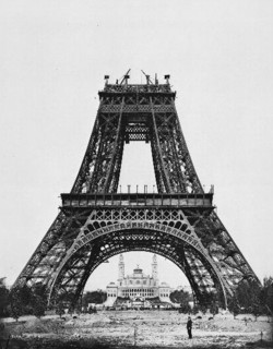 Boniface : « Si vous décidez la construction de la tour de M. Eiffel, je me coucherai sur le sol... »