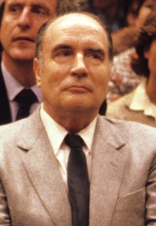 Mitterrand : « Vous avez tendance à reprendre le refrain d'il y a sept ans, "l'homme du passé"... »