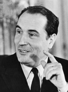 Mitterrand : « Qu'est-ce que la Ve République, sinon la possession du pouvoir par un seul homme... »