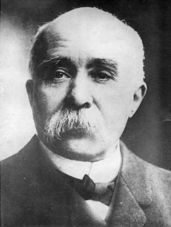 Clemenceau : « Le Parlement est le plus grand organisme qu'on ait inventé pour commettre des erreurs politiques, mais... »