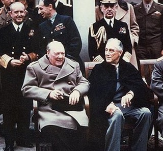 « Cadavres exquis et naissances bénies » : Roosevelt et Churchill